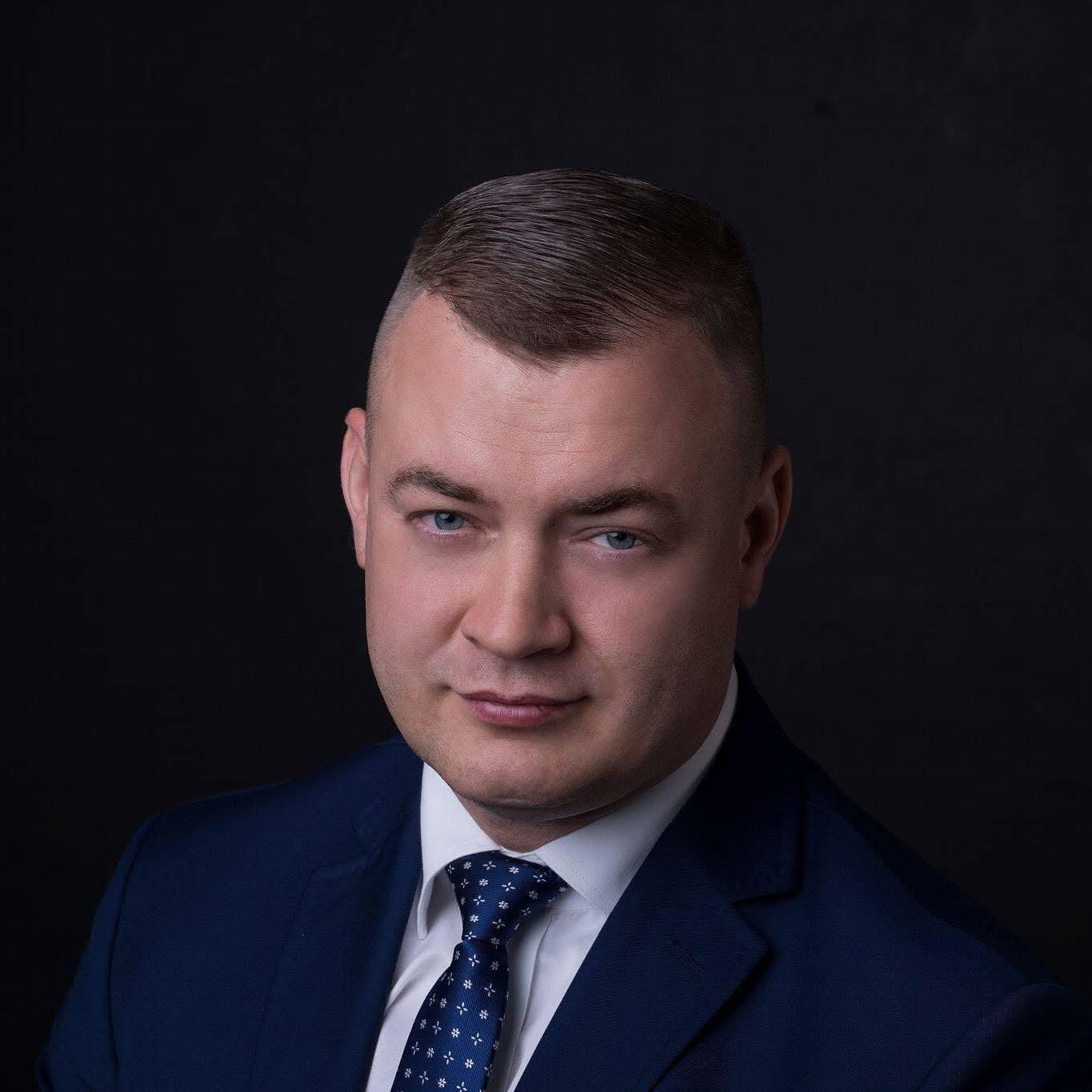 zdjęcie przedstawia dr Kacpra Rosa